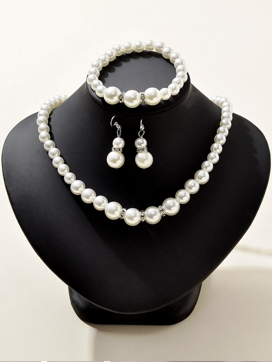 Esclusivo e Affascinante: Scopri la Bellezza dei Gioielli di Perle Artificiali di Molinari Gioielli